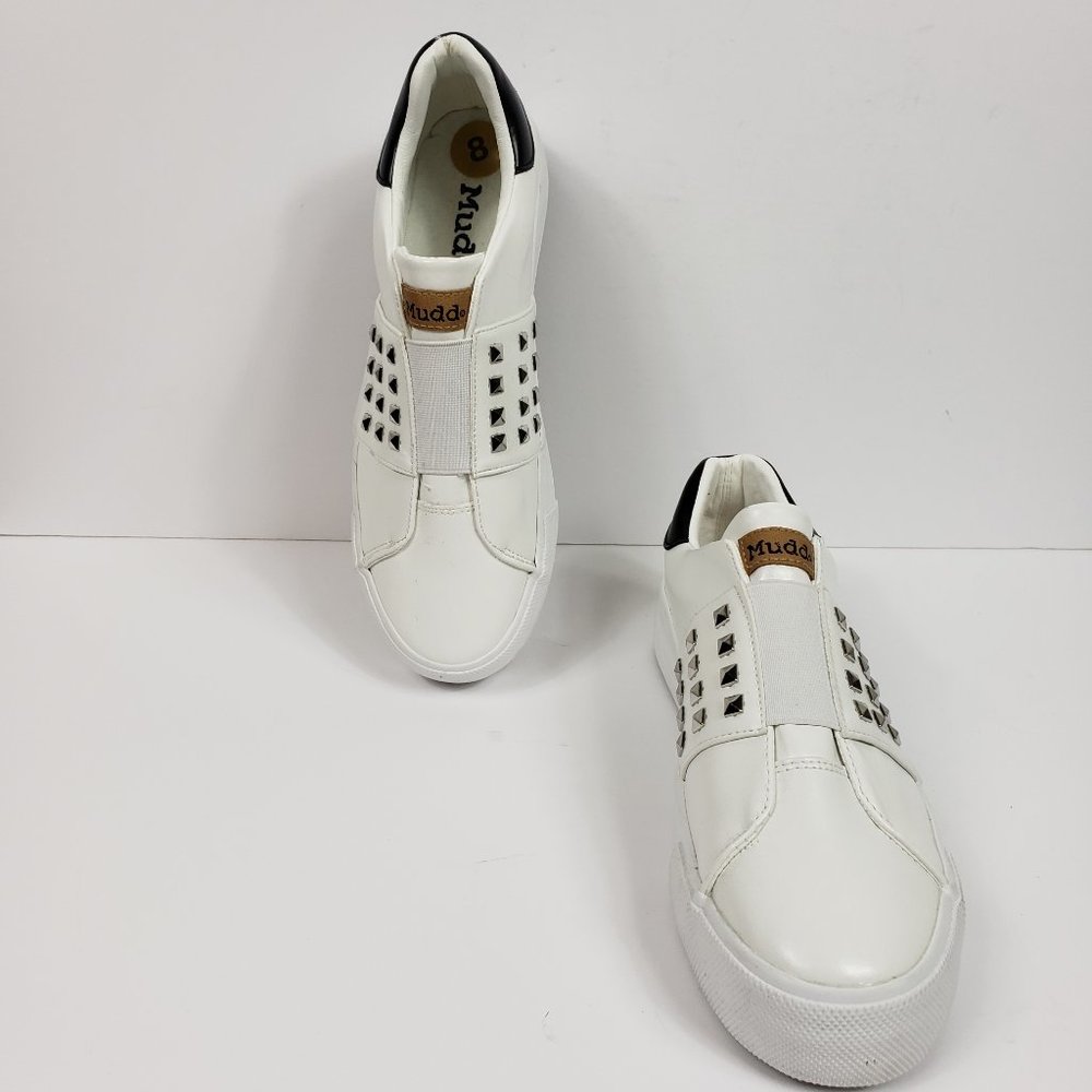 MUDD WOMEN BEYLEY WHITE W/METAL STUDS  SIZE 8 - Picture 3 of 10
